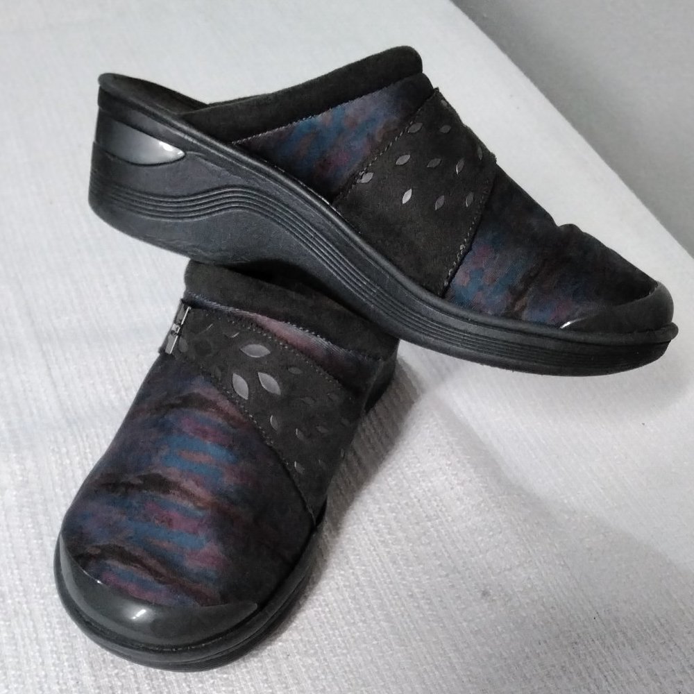 Bzees size 10 W Woman mules Clogs Comfort Casual Lightweight Washable Slip on
